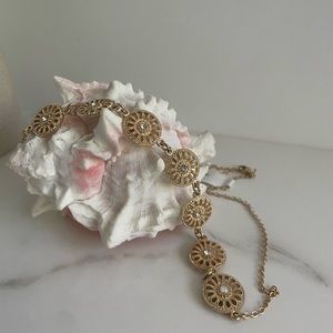 NWT Gold statement necklace